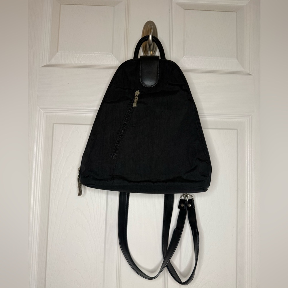 Baggallini MM Metro Backpack Black Bag